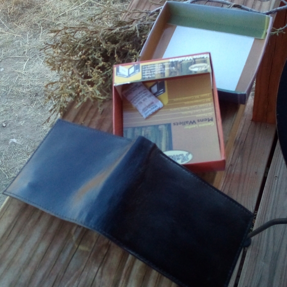 Ashburn Double Fold Wallet - Picture 8 of 15